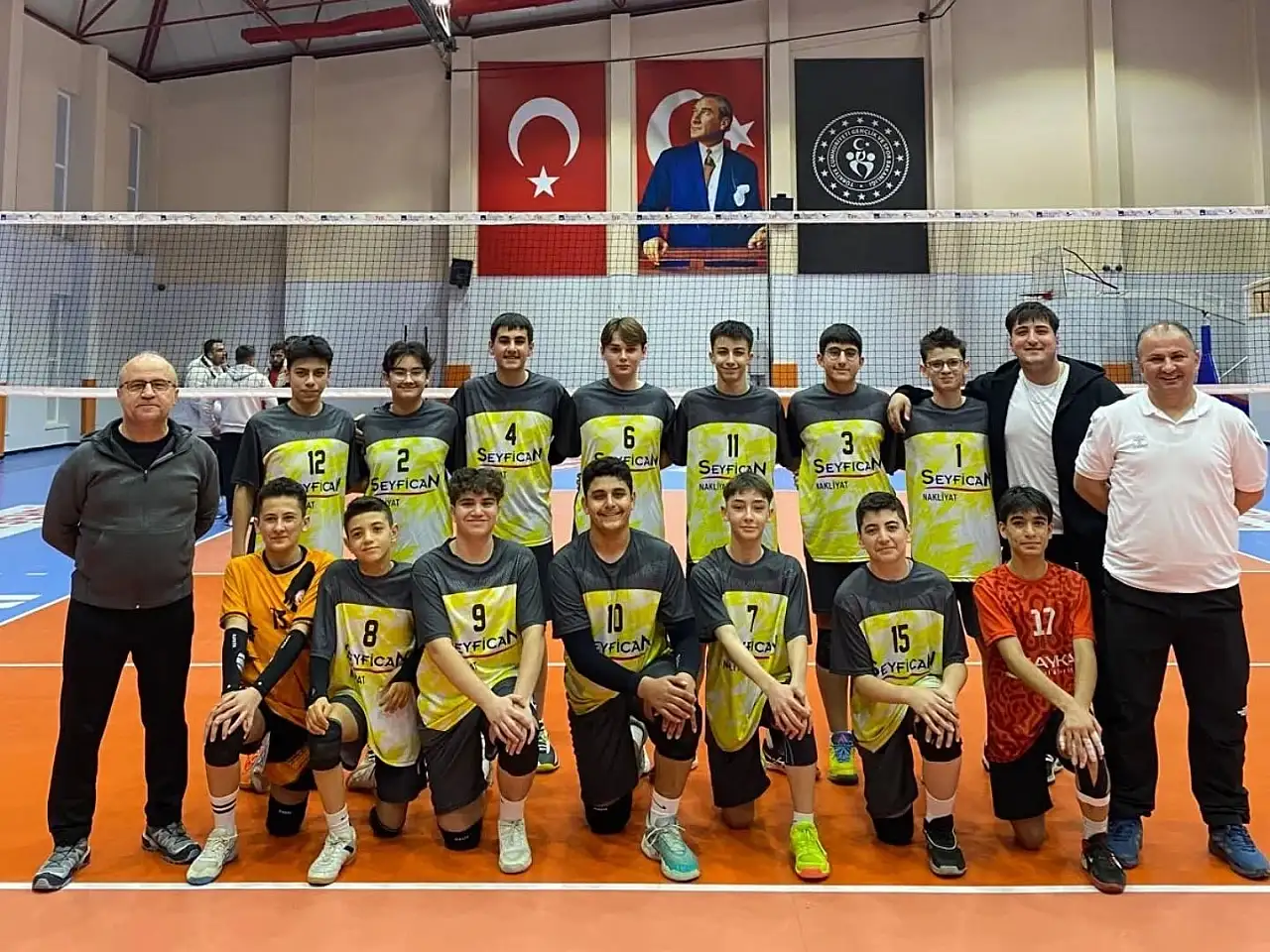 Kayseri Elit Voleybol Kulübü sahalara veda etti