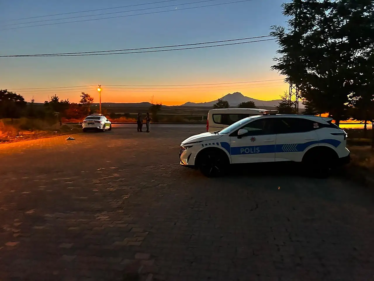 Kayseri'de kaza sonrası ortalık karıştı: 1 kişi öldü, 1'i polis 2 kişi yaralandı