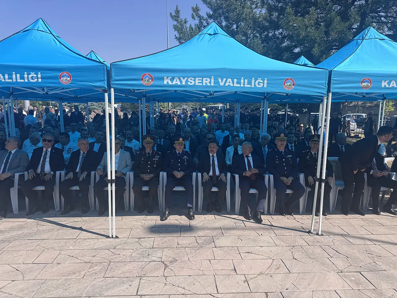 Vali Çiçek şehitlikte konuştu: Acımız taze, kararlılığımız aynı