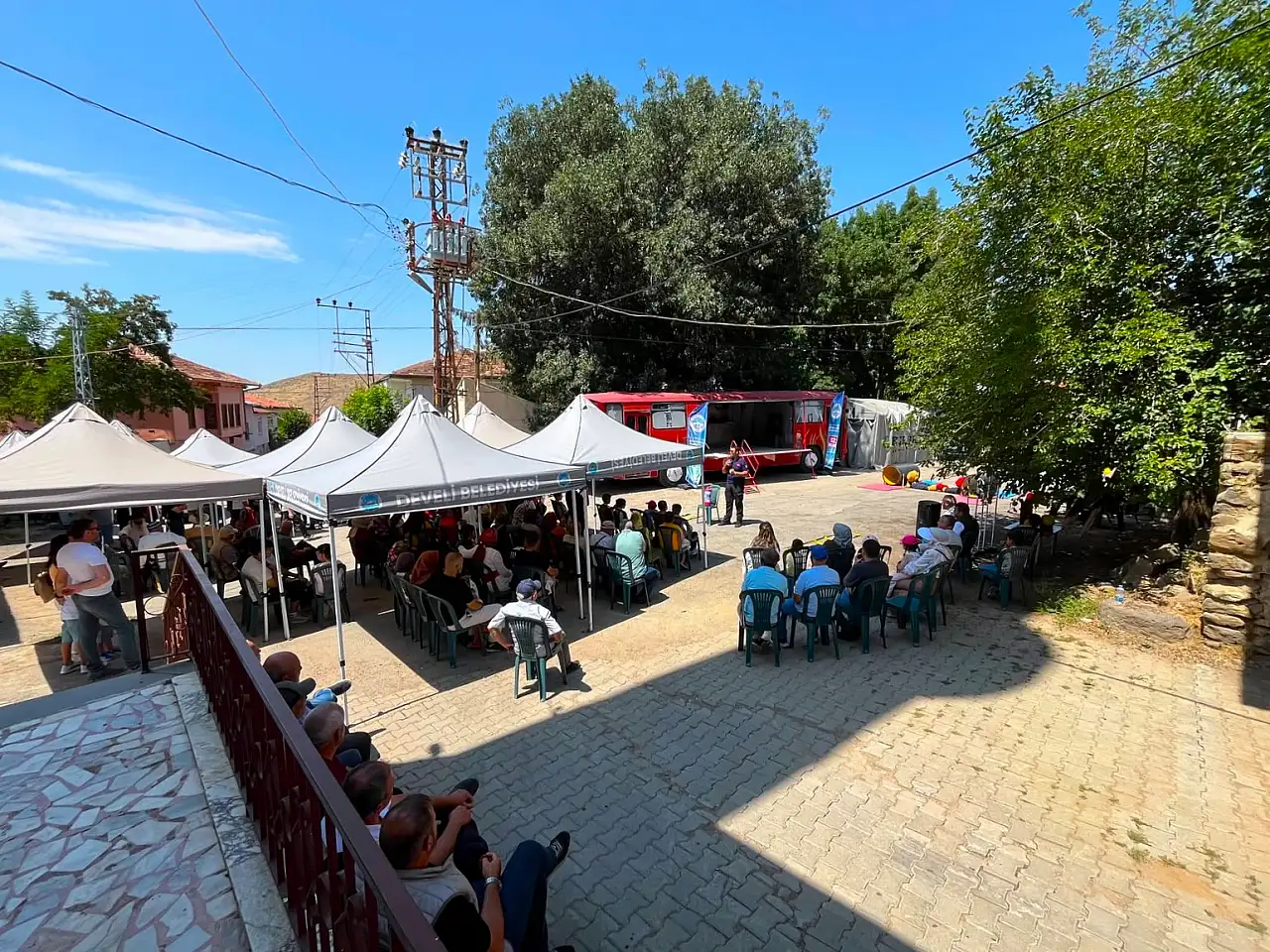 Kayseri itfaiyesi Develi Festivali'nde vatandaşlarla buluştu