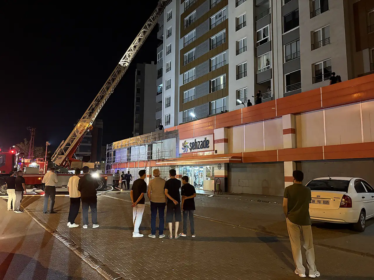 Kayseri'de acı son! Yangın çıkan evin sahibi balkondan düşerek öldü