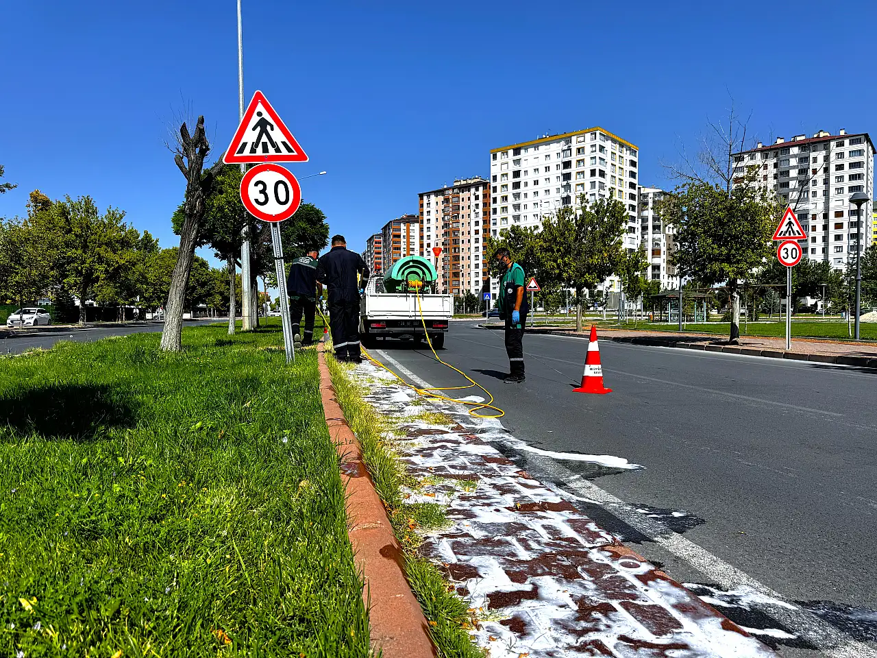 Kayseri Büyükşehir Belediyesi haşera mücadeleye devam ediyor!
