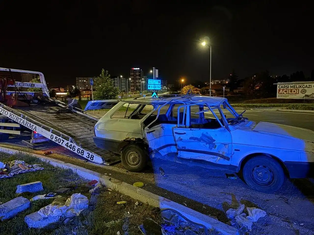 Kayseri'de iki otomobil çarpıştı! Yaralılar var