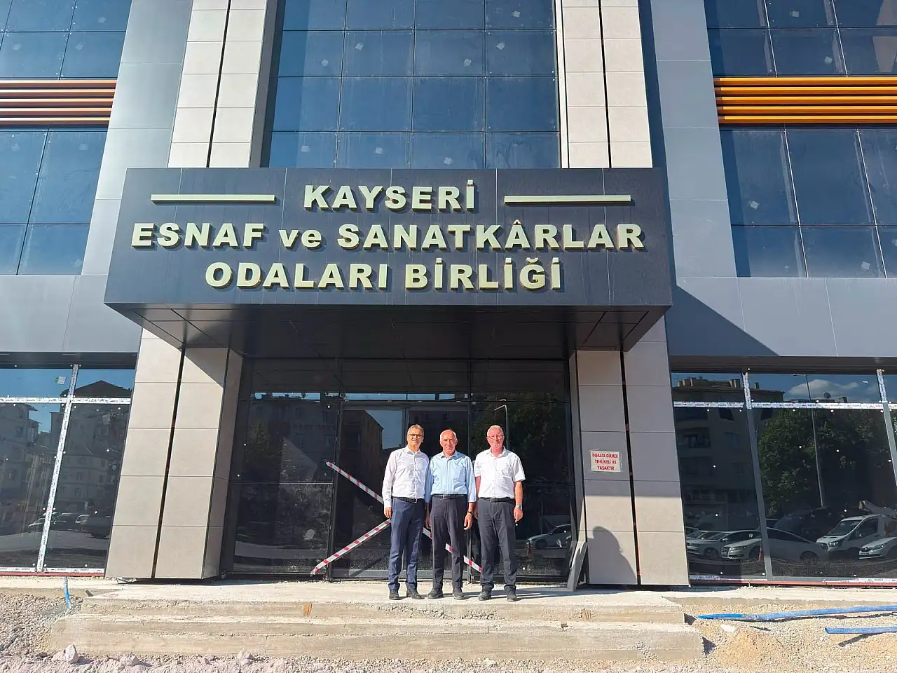 Kayseri merkezdeki Esnaf ve Sanatkarlar Odaları Birliği binası satılıyor! Tarih belli oldu