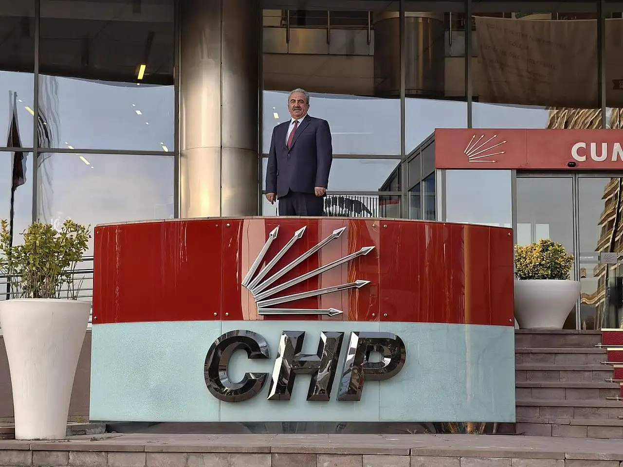 CHP Kayseri'de bir tek o kaldı! Gidecek mi, kalacak mı?