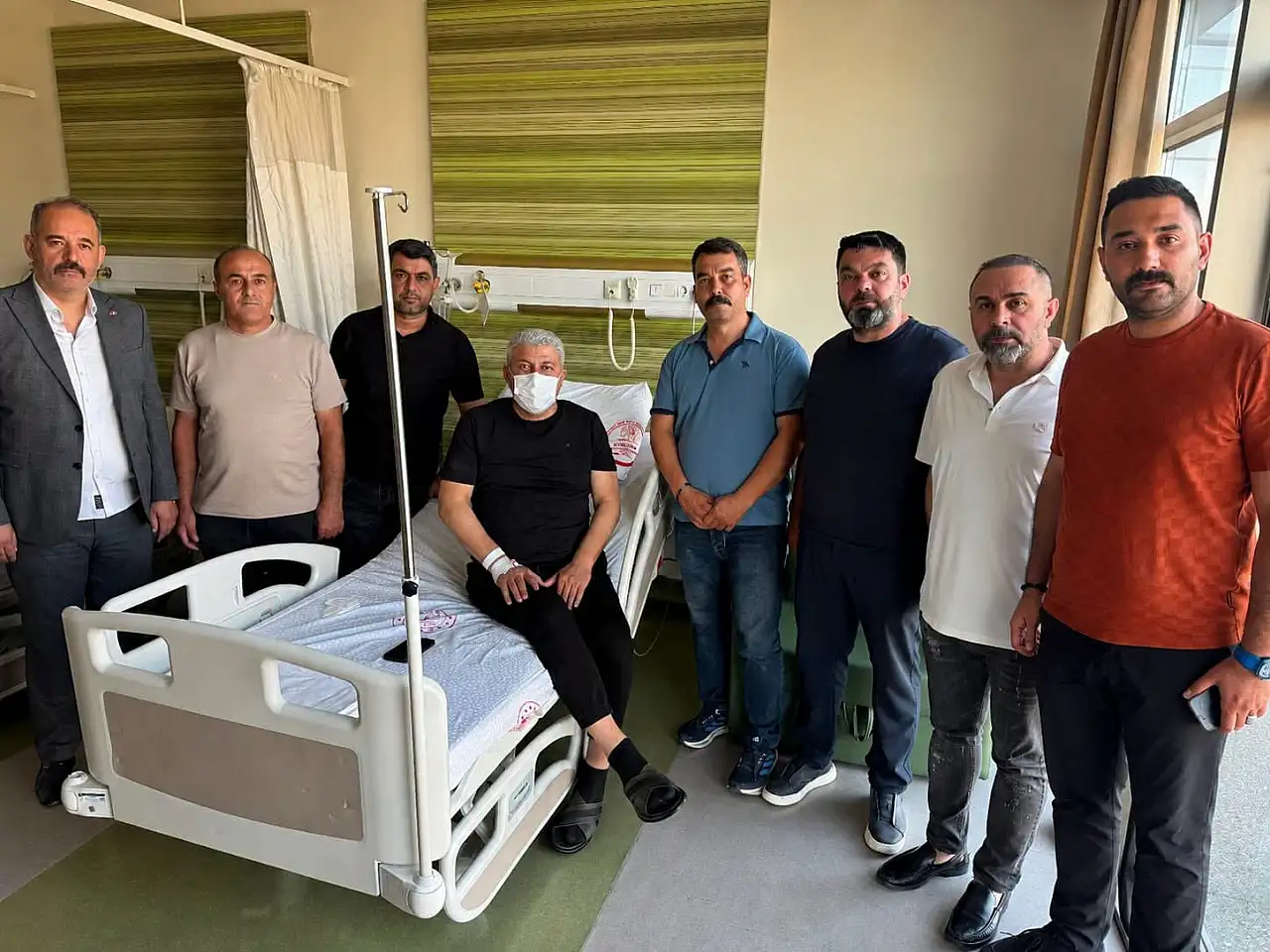 MHP'liler Kayseri'de hastaneye akın etti! Başkanın son durumu nasıl?