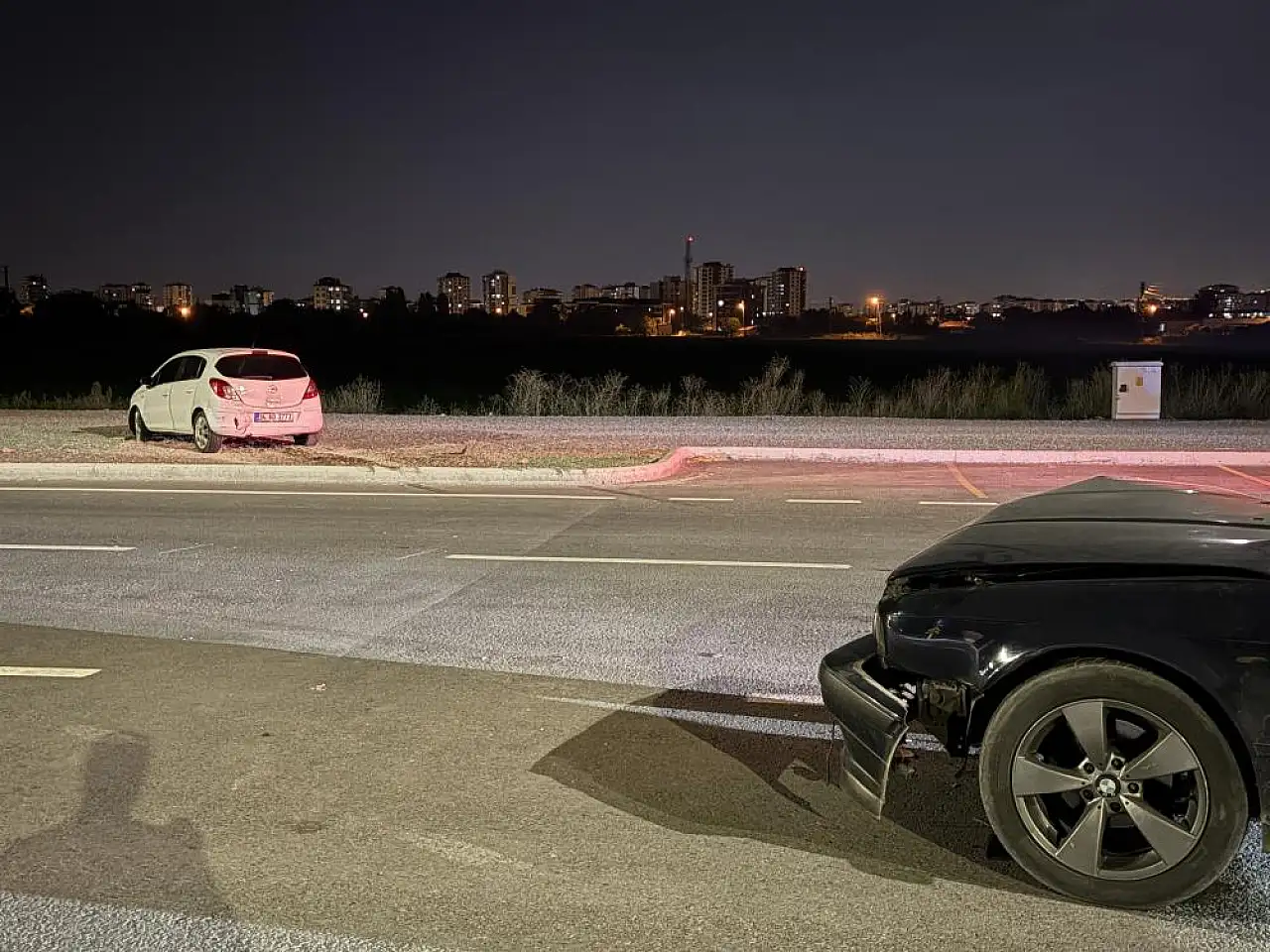 Kayseri'de oto tamircisi test için yola çıktığı otomobille kaza yaptı! Yaralılar var