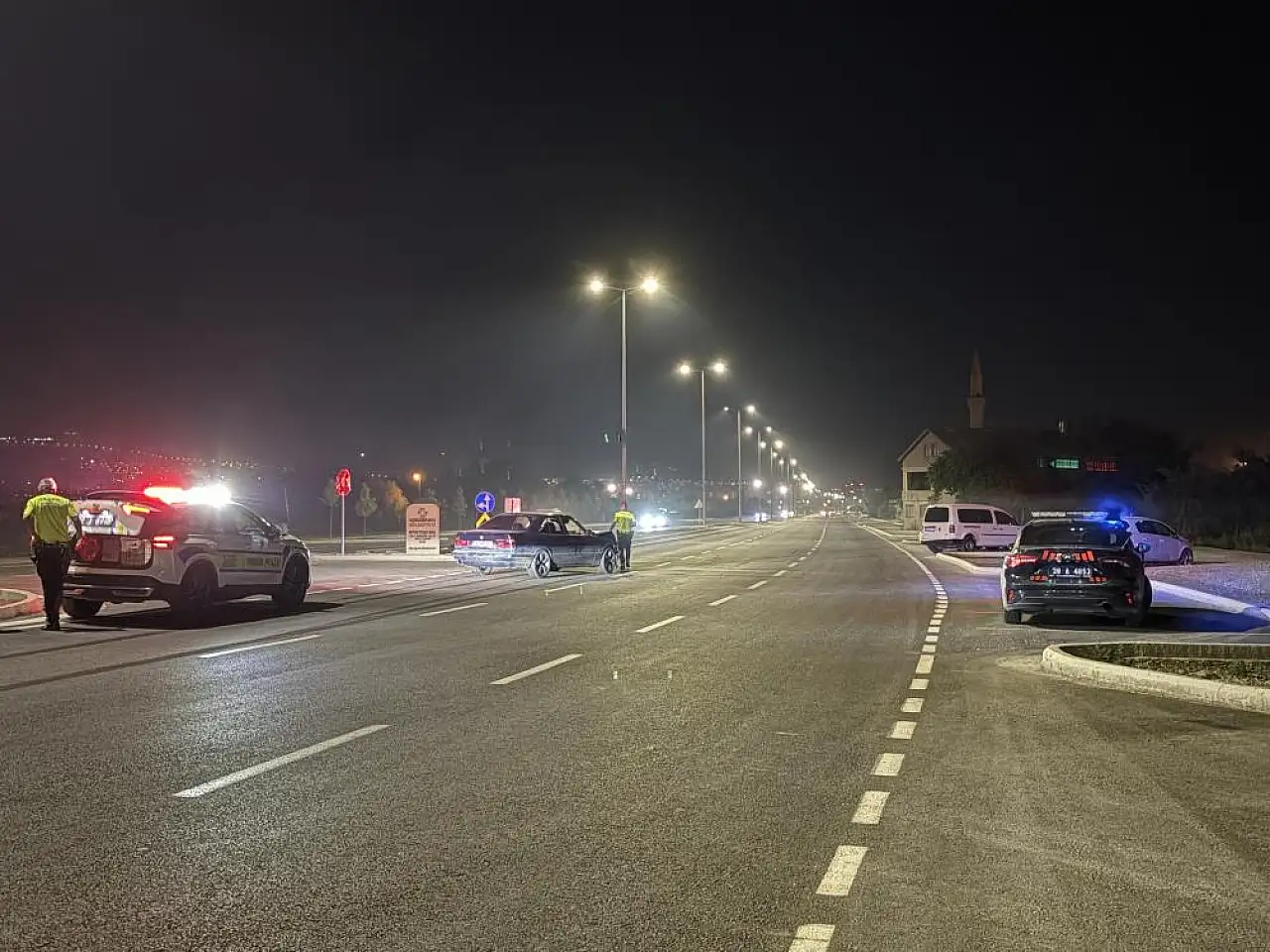 Kayseri'de oto tamircisi test için yola çıktığı otomobille kaza yaptı! Yaralılar var