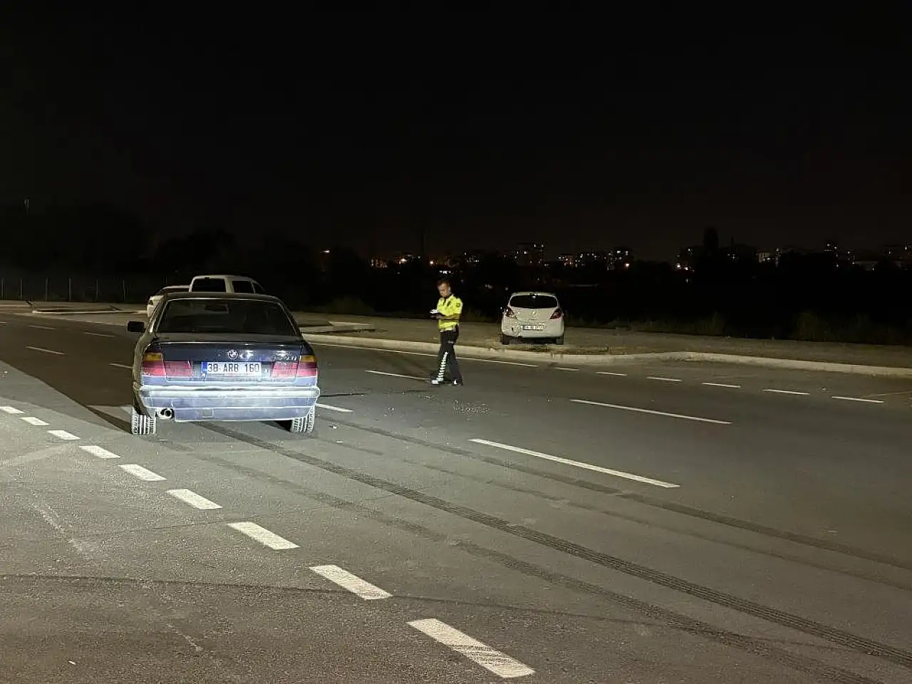 Kayseri'de oto tamircisi test için yola çıktığı otomobille kaza yaptı! Yaralılar var