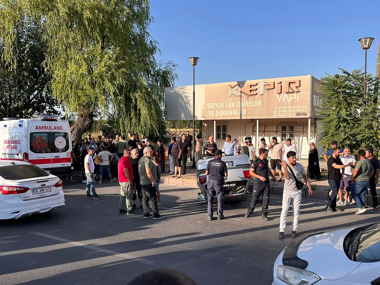 Son dakika... Erkilet Bulvarı'nda 1 araç takla attı!