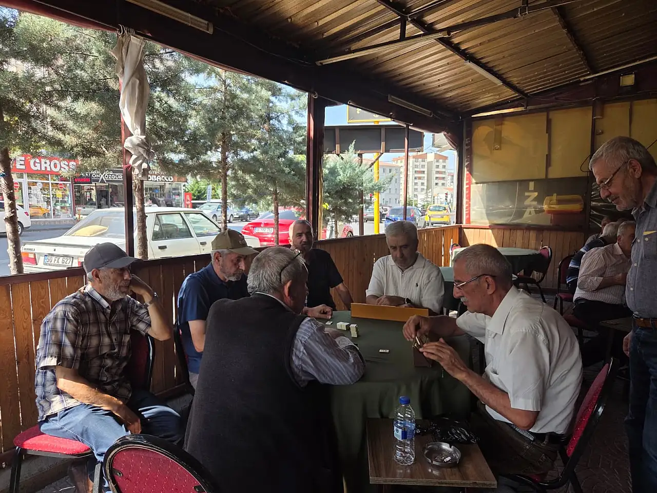 '10 oyunun 8'ini ben kazanırım' Kayseri'de okey iddiası
