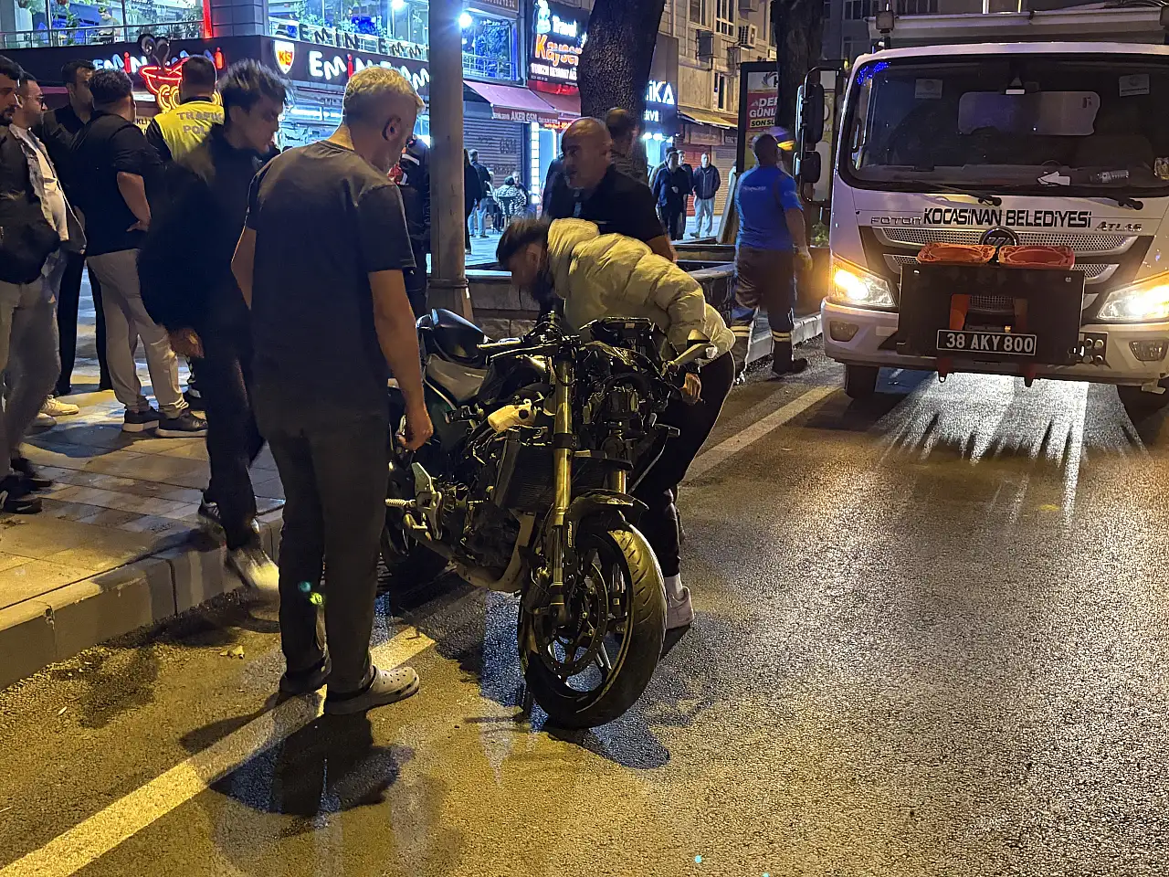 Kayseri'de motosiklet çocuğa çarptı! 2'si ağır, 3 yaralı