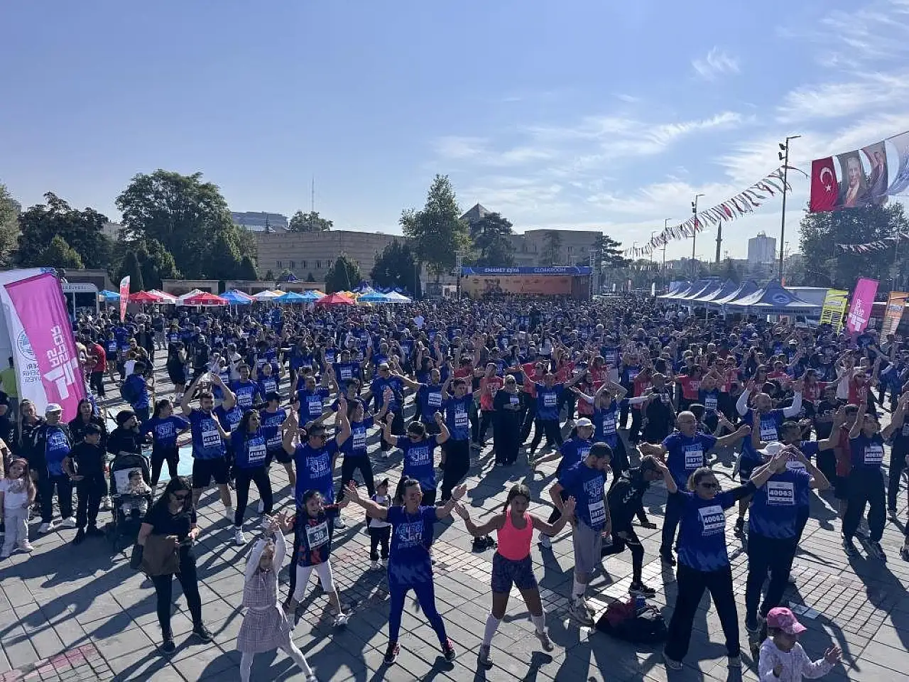 Kayseri 6. Yarı Maraton'da Halk Koşusu protokolün startı ile başladı