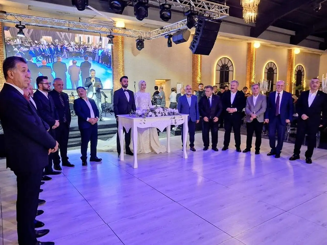 Kayseri protokolü bu düğünde buluştu!