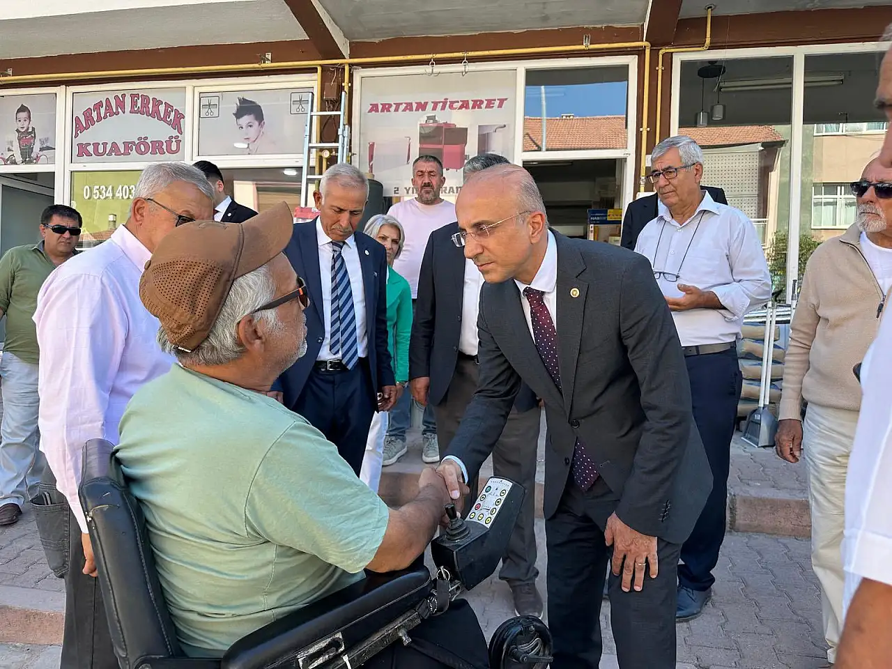 Kayseri siyasetinde dikkat çeken gelişme: Eski AK Parti'li başkan YENİ Parti'ye geçti