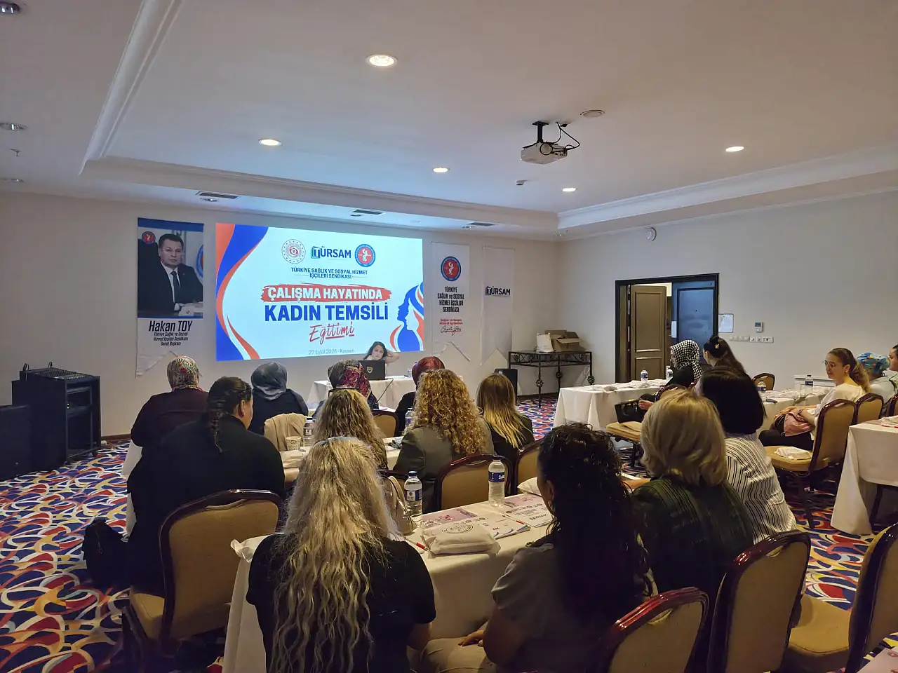 Sağlık-İş'ten kadın işçilere çalışma hayatında şiddet ve taciz eğitimi