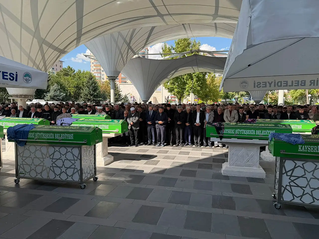 Sadık Kaan son yolculuğuna böyle uğurlandı