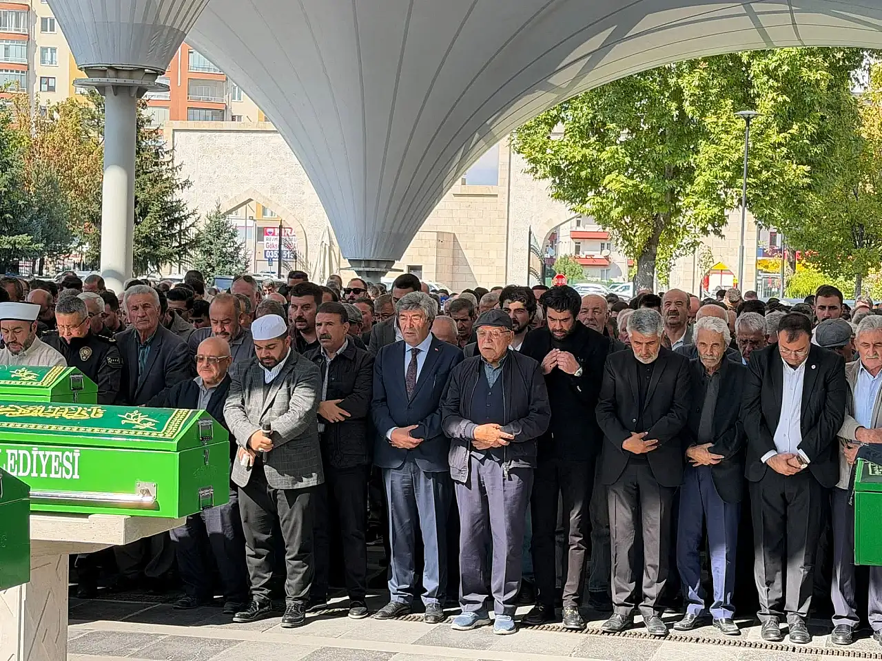 Sadık Kaan son yolculuğuna böyle uğurlandı