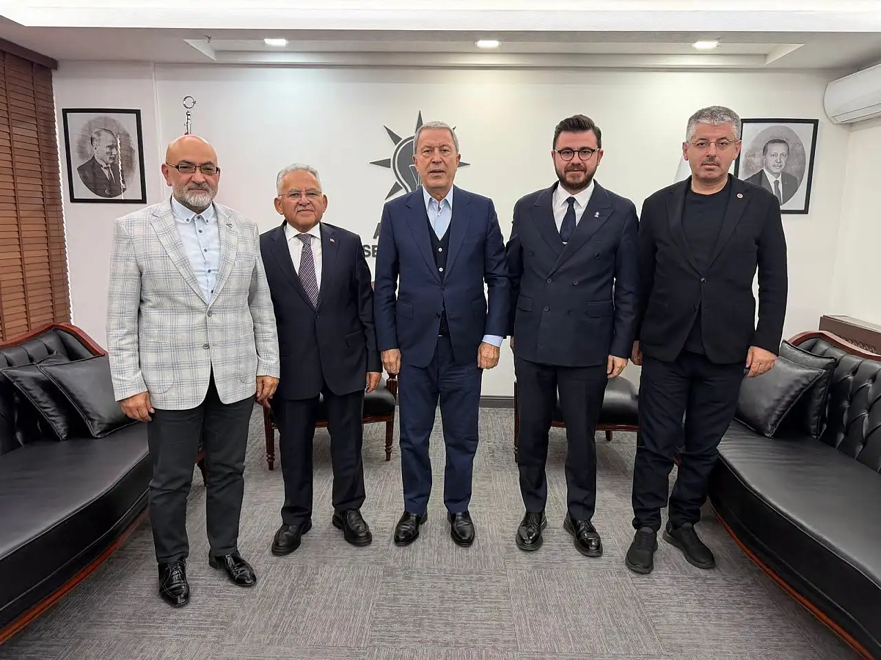 AK Parti Kayseri il binasında hareketli saatler