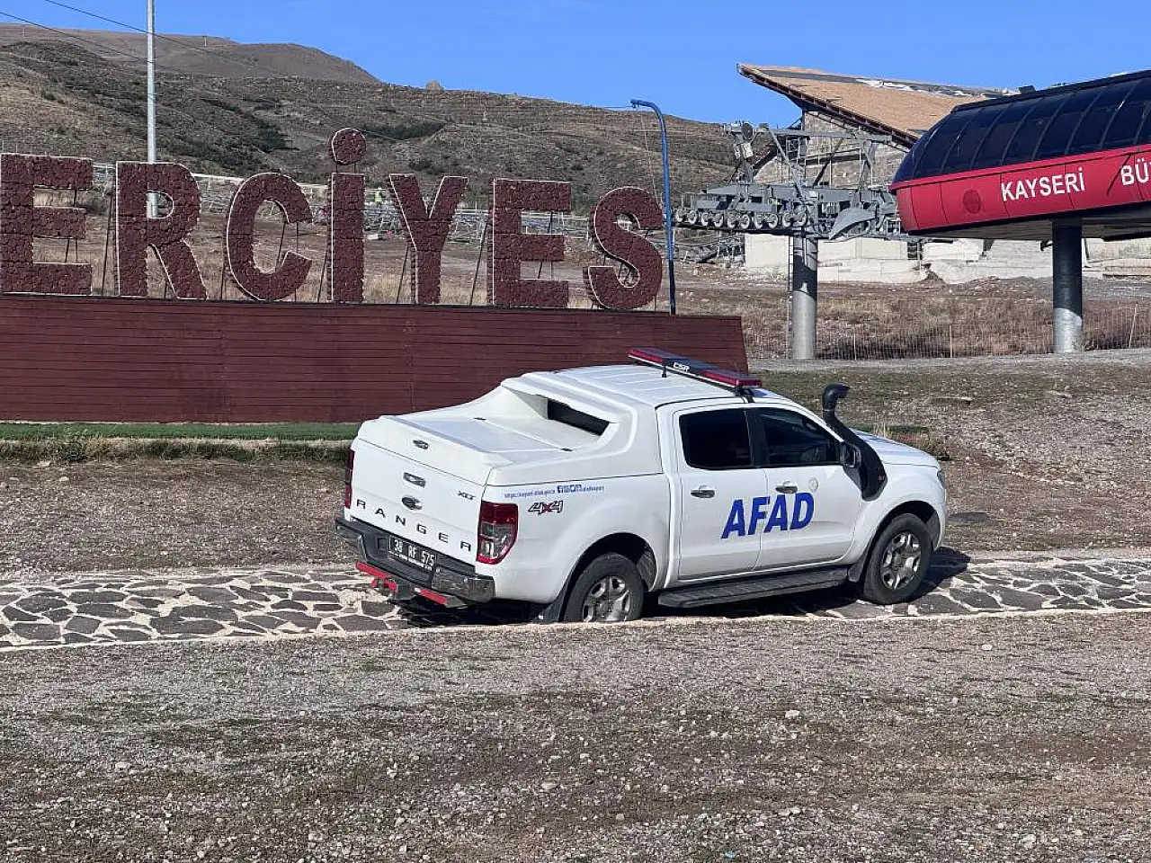 Erciyes Dağı'nda 2 Hollandalı turist uçuruma düştü