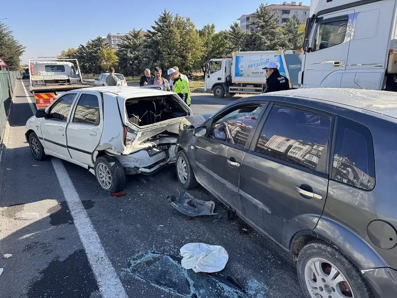 Kayseri plakalı araç Nevşehir'de zincirleme kazaya karıştı!