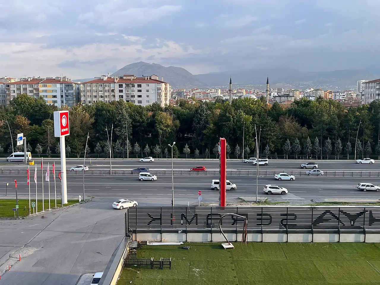 Kayseri'de karşıya geçmenin bedeli: Her gün aynı tehlike!