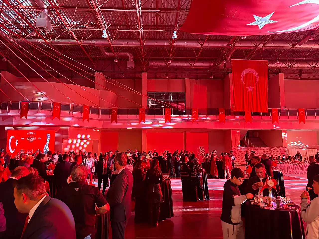 Kayseri'de 29 Ekim gecesine gündem olan sözler: Yeni nesillere de mahcup olmayız!