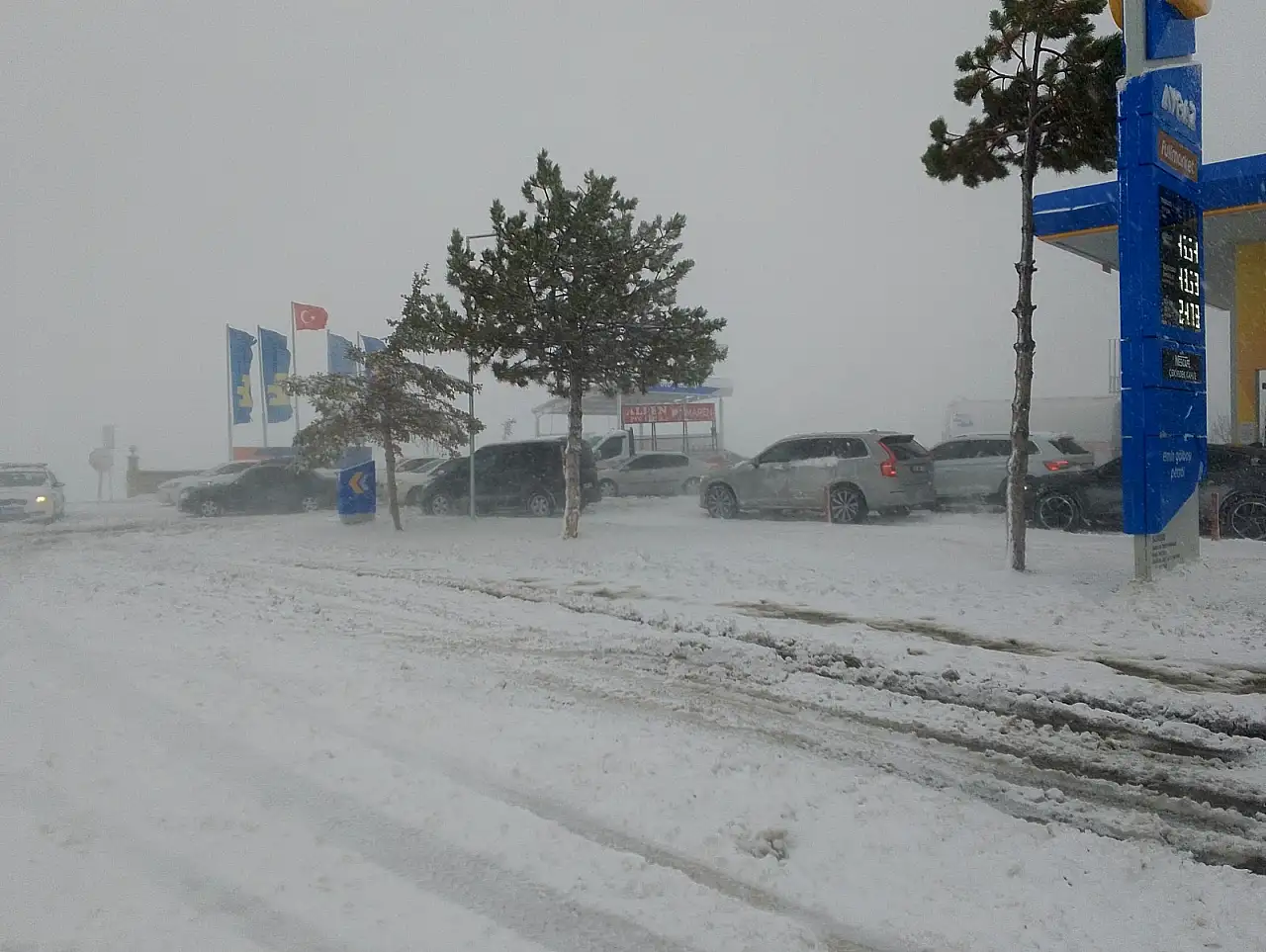 Sürücülerin zor anları! Görüntüler Kayseri-Sivas kara yolundan