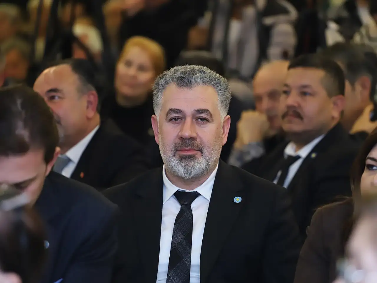 İYİ Partili Sedat Kılınç: Kimse kimsenin ebedi dostu değil, ebedi olan tek şey çıkar!