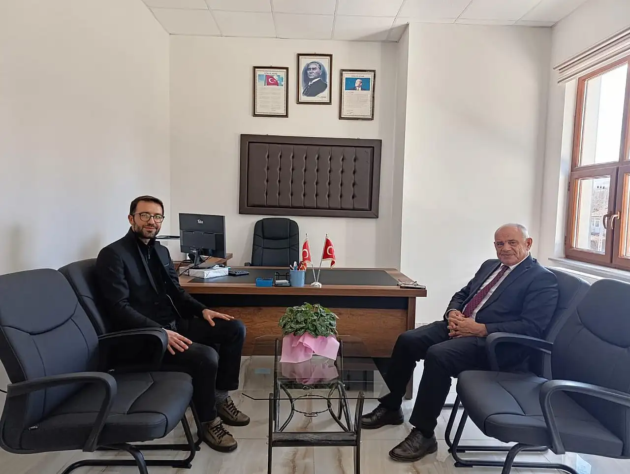 Başkan'dan göreve başlayan yeni Müdüre ziyaret