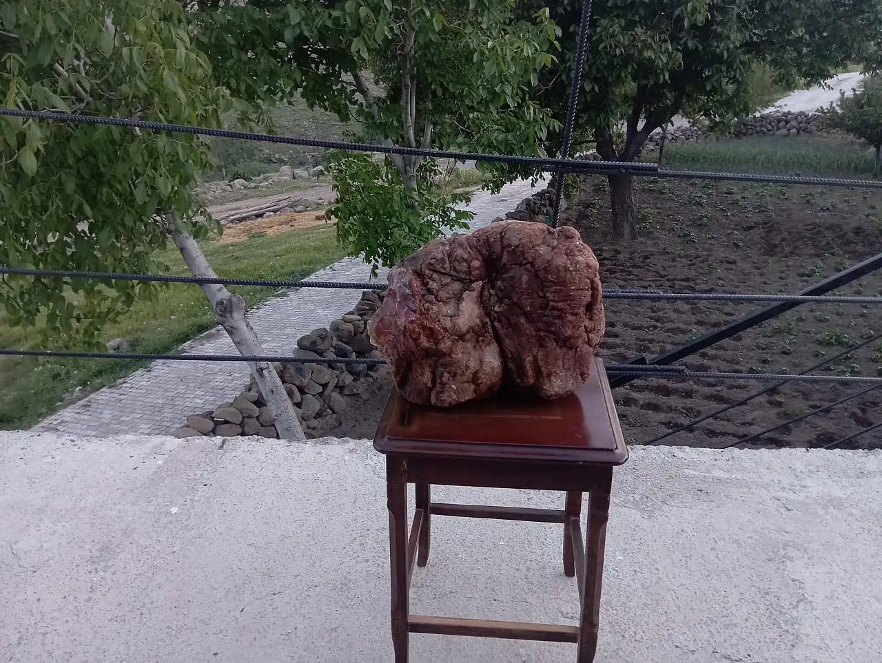 Kayseri'de bulundu! Yanan, kokan gizemli taşın ne olduğu merak ediliyor