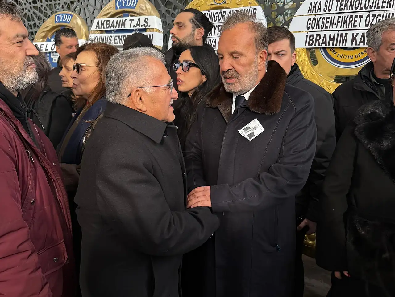 Kayserigaz'ın sahibi son yolculuğuna uğurlandı! Büyükkılıç da cenaze namazına katıldı