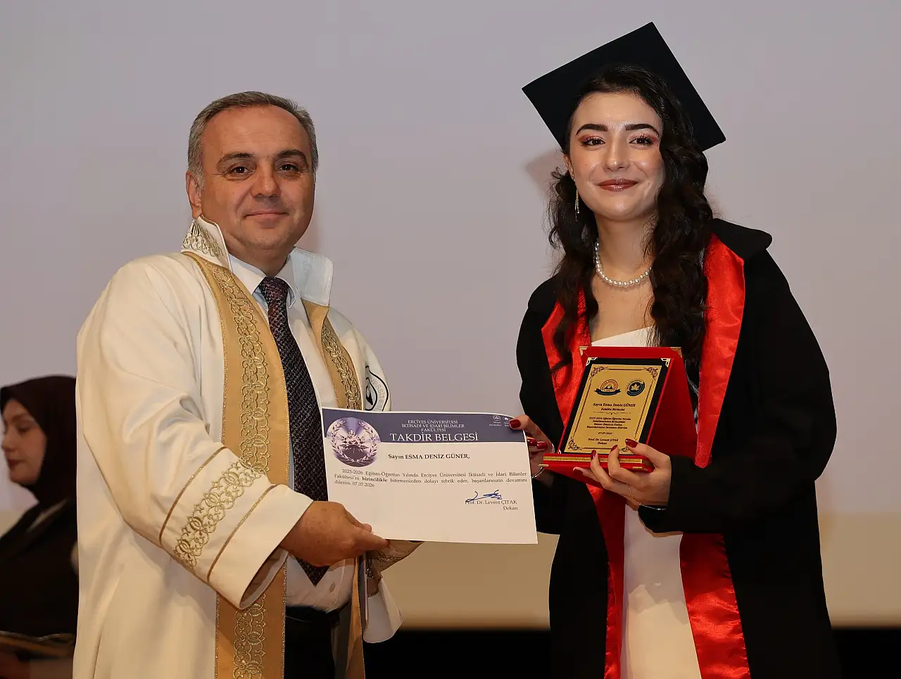 ERÜ İİBF 44. dönem mezunlarını verdi