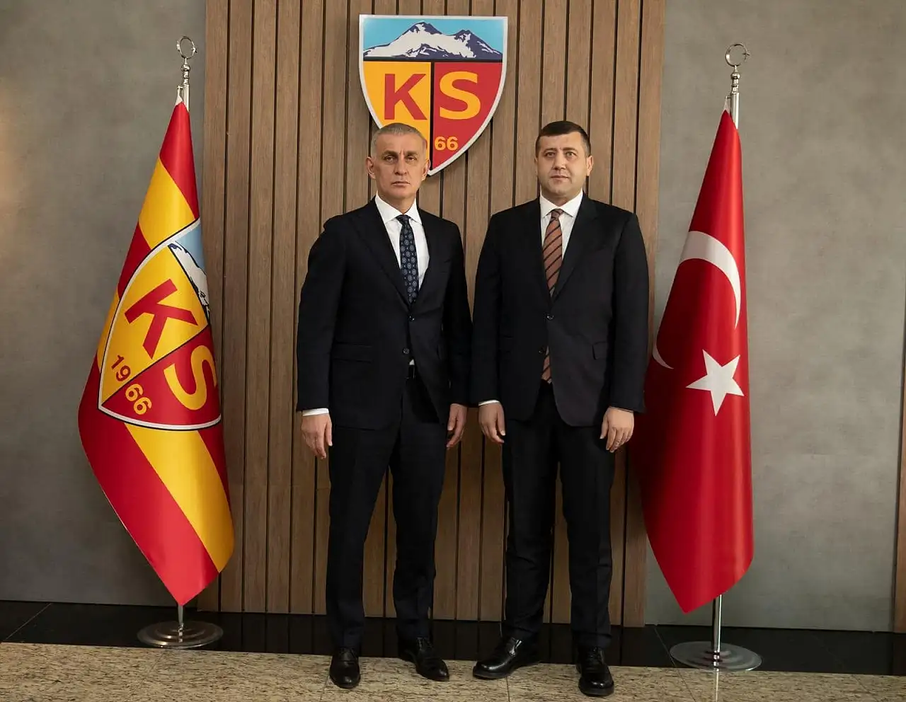 Hacıosmanoğlu'nun kazandığı TFF seçimi öncesinde Kayseri'de son gece neler yaşandı?