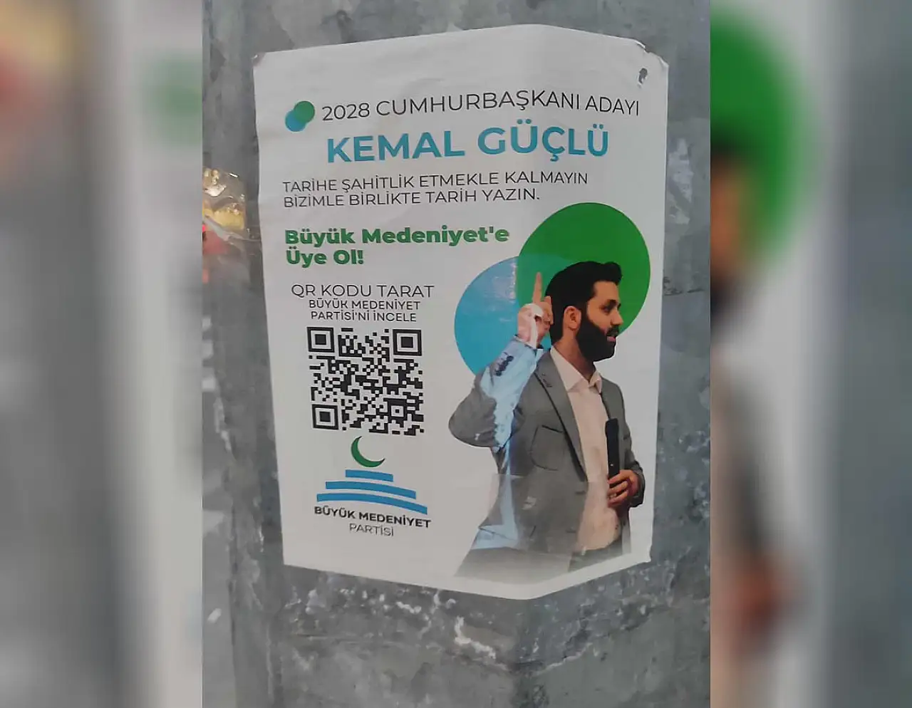 Bir Cumhurbaşkanı adayı daha ortaya çıktı! İlanlar Kayseri'ye asıldı
