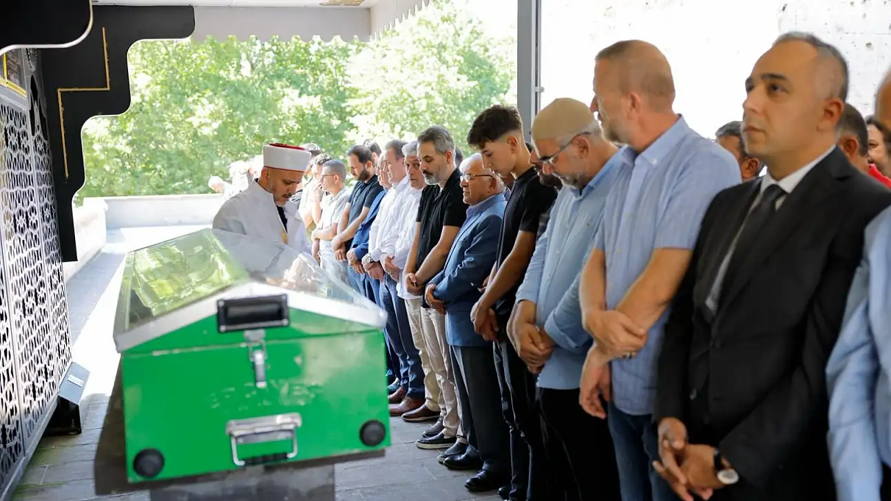 AK Parti Talas İlçe Başkanı Kiraz'ın ağabeyi son yolculuğuna uğurlandı