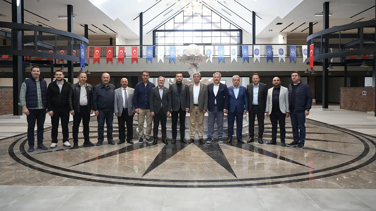 AK Partililer Çarşı Melikgazi'yi ziyaret etti