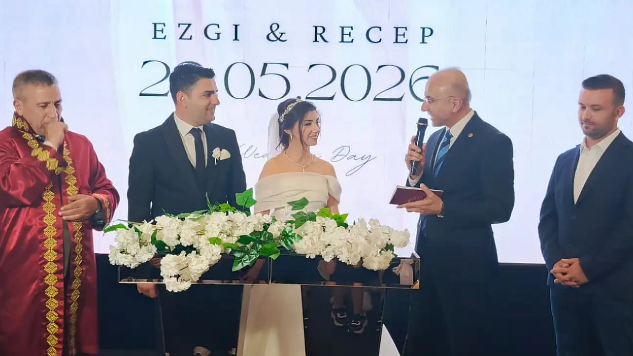 Aşkın Genç, genç çiftin nikah şahidi oldu