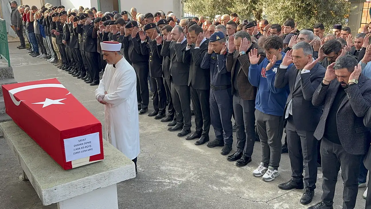 Astsubay Kıdemli Başçavuş Osman Deniz Adana'da toprağa verildi