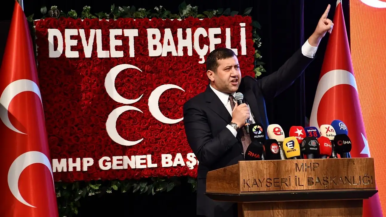 Baki Ersoy'dan gece yarısı mesajı! 'Yarın bize yalın ayak gelirsiniz'