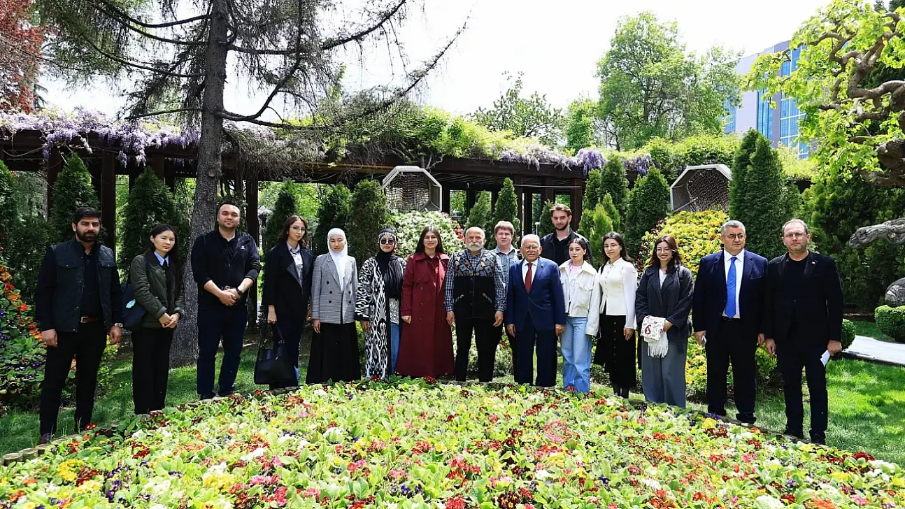 Başkan Büyükkılıç'a anlamlı hediye