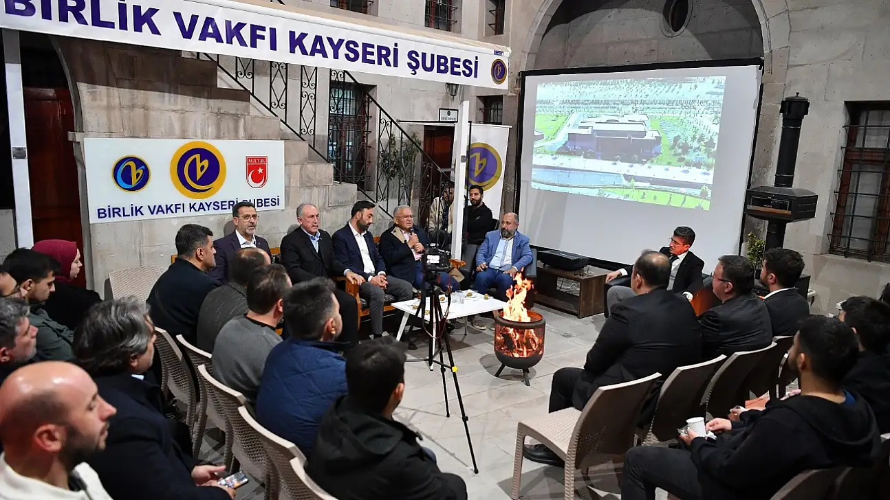 Başkan Büyükkılıç gençlerle aynı sofrada, aynı fikirde