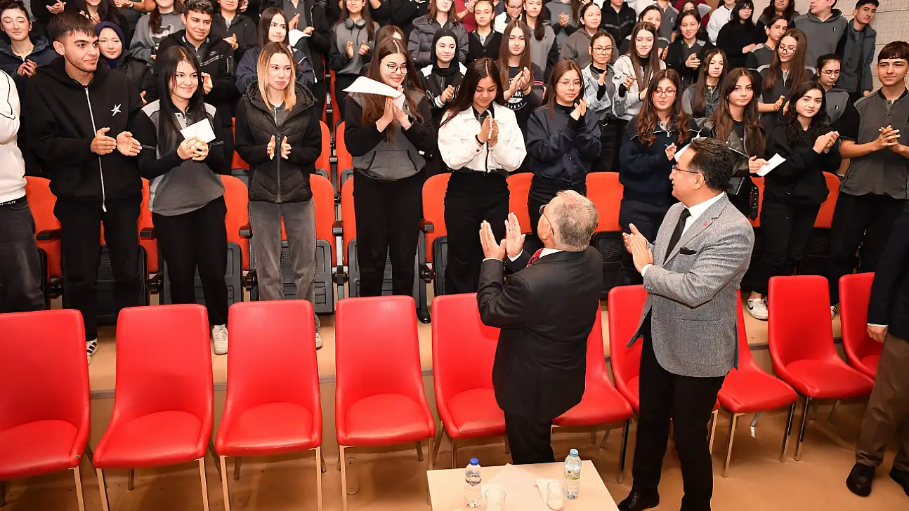 Başkan Büyükkılıç öğrencilerle buluştu