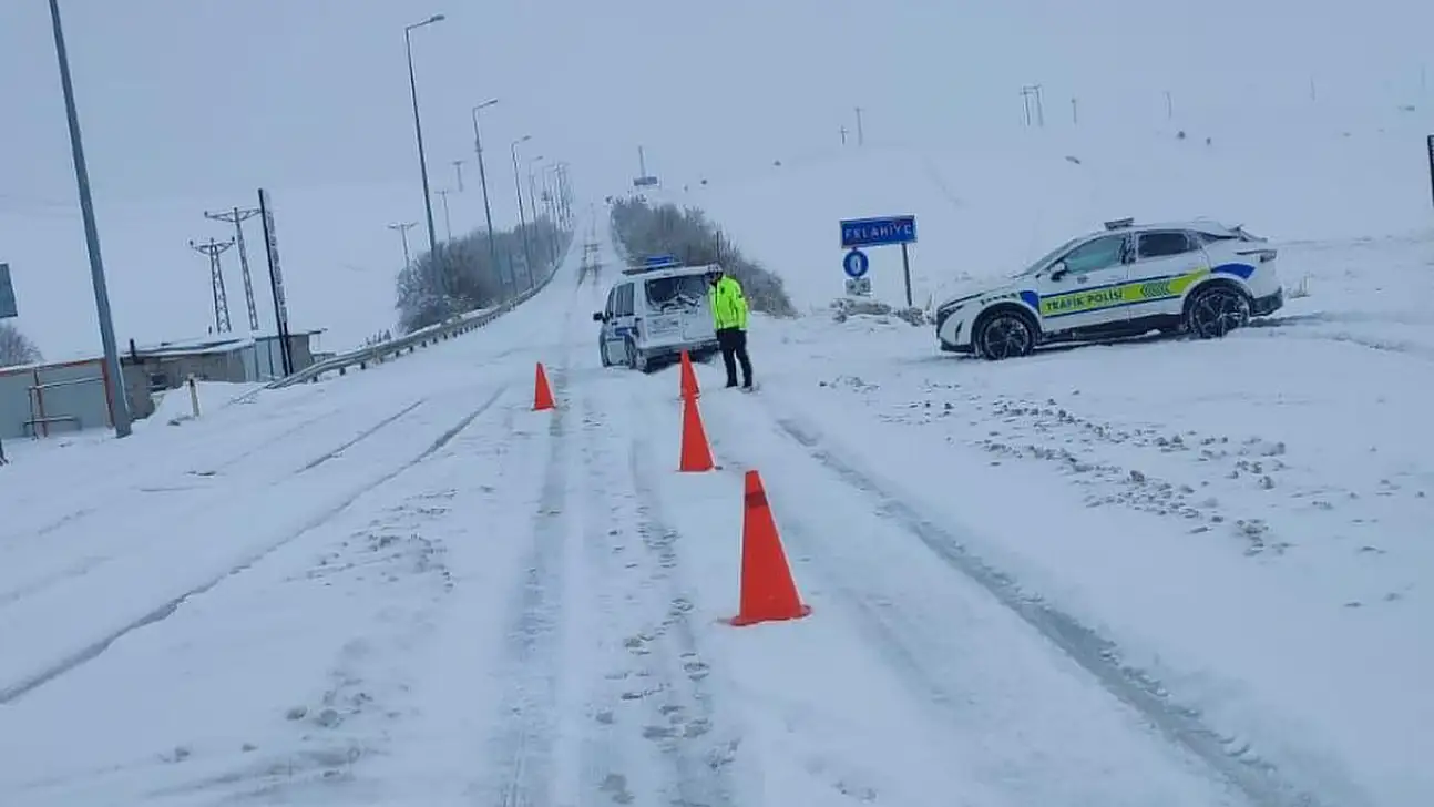 Başkan duyurdu! Kayseri'de o ilçe yolu trafiğe kapatıldı