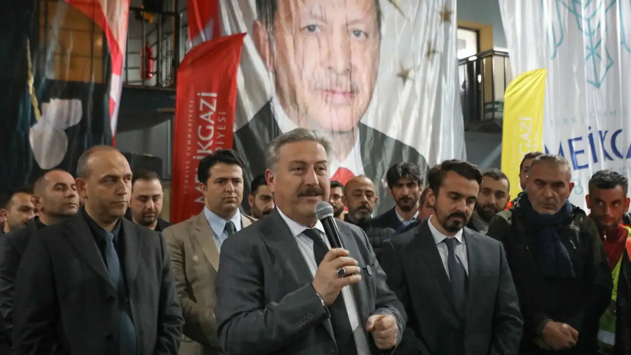 Başkan, işçilerle kutlama yaptı