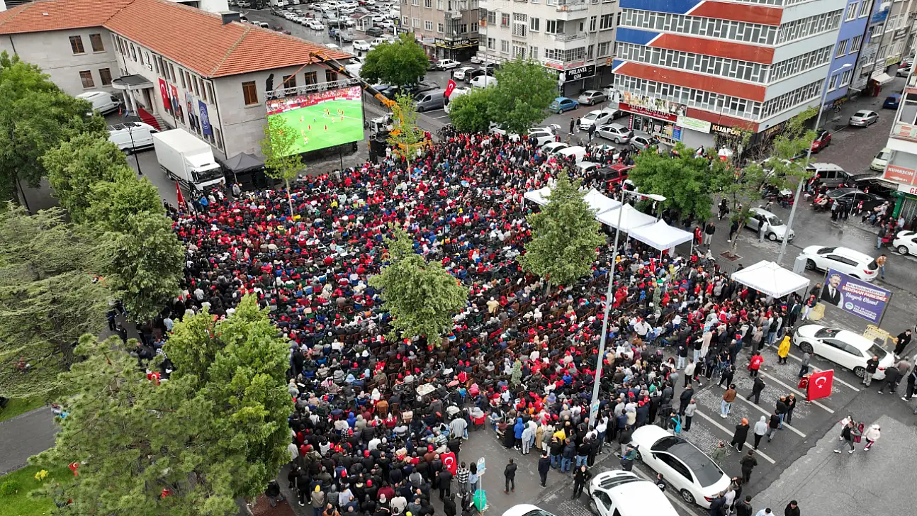 Melikgazi'de milli heyecan sokağa taştı