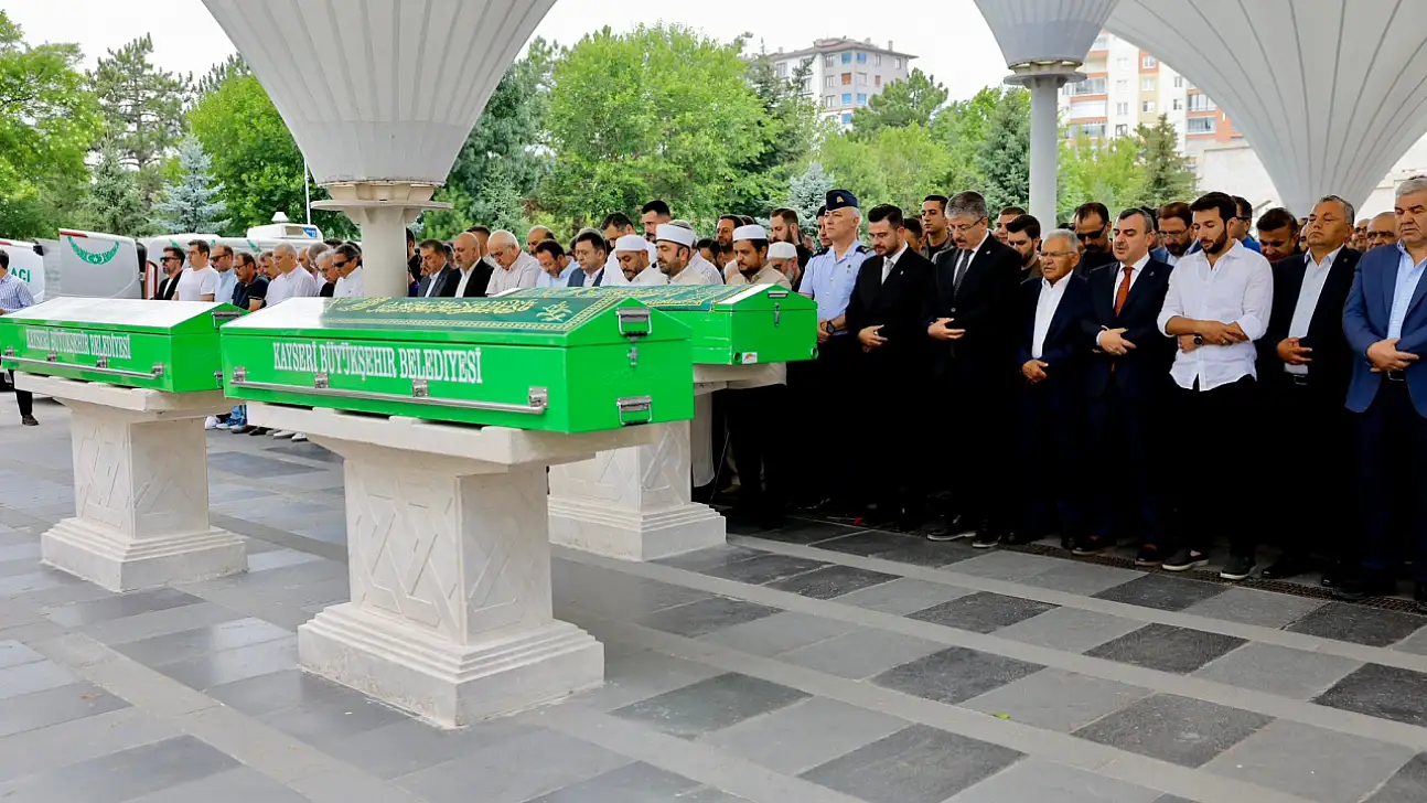 Başkanlardan Tümgüç'e son görev: Cenaze namazını kıldılar...