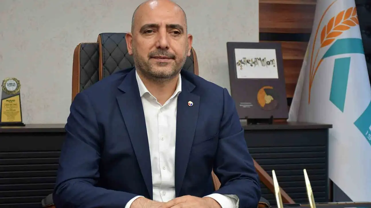 'Bayramın getirdiği manevi iklimin, ülkemize ve tüm dünyaya barış ve kardeşlik getirmesini diliyorum'