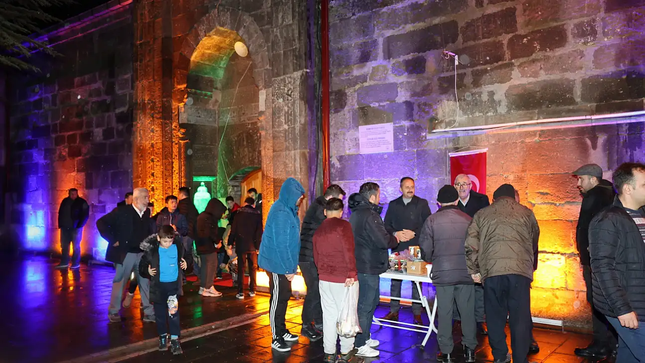 Bünyan Belediyesi'nden tatlı ikram