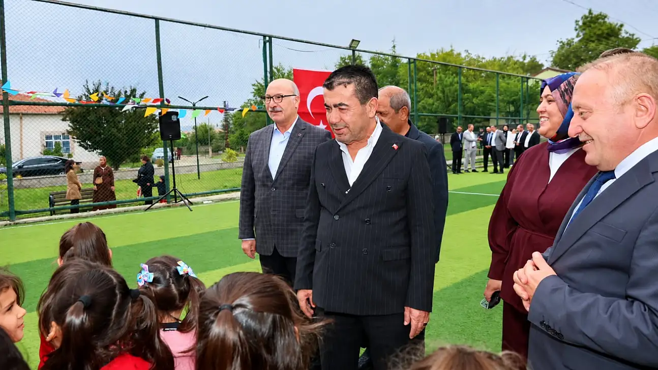 Bünyan'da yeni eğitim yılı böyle başladı! Başkan öğrencilerin sevincine ortak oldu